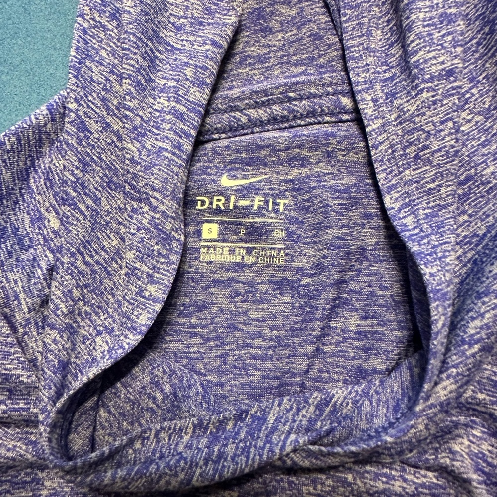 Small Nike pullover - Picture 10 of 16